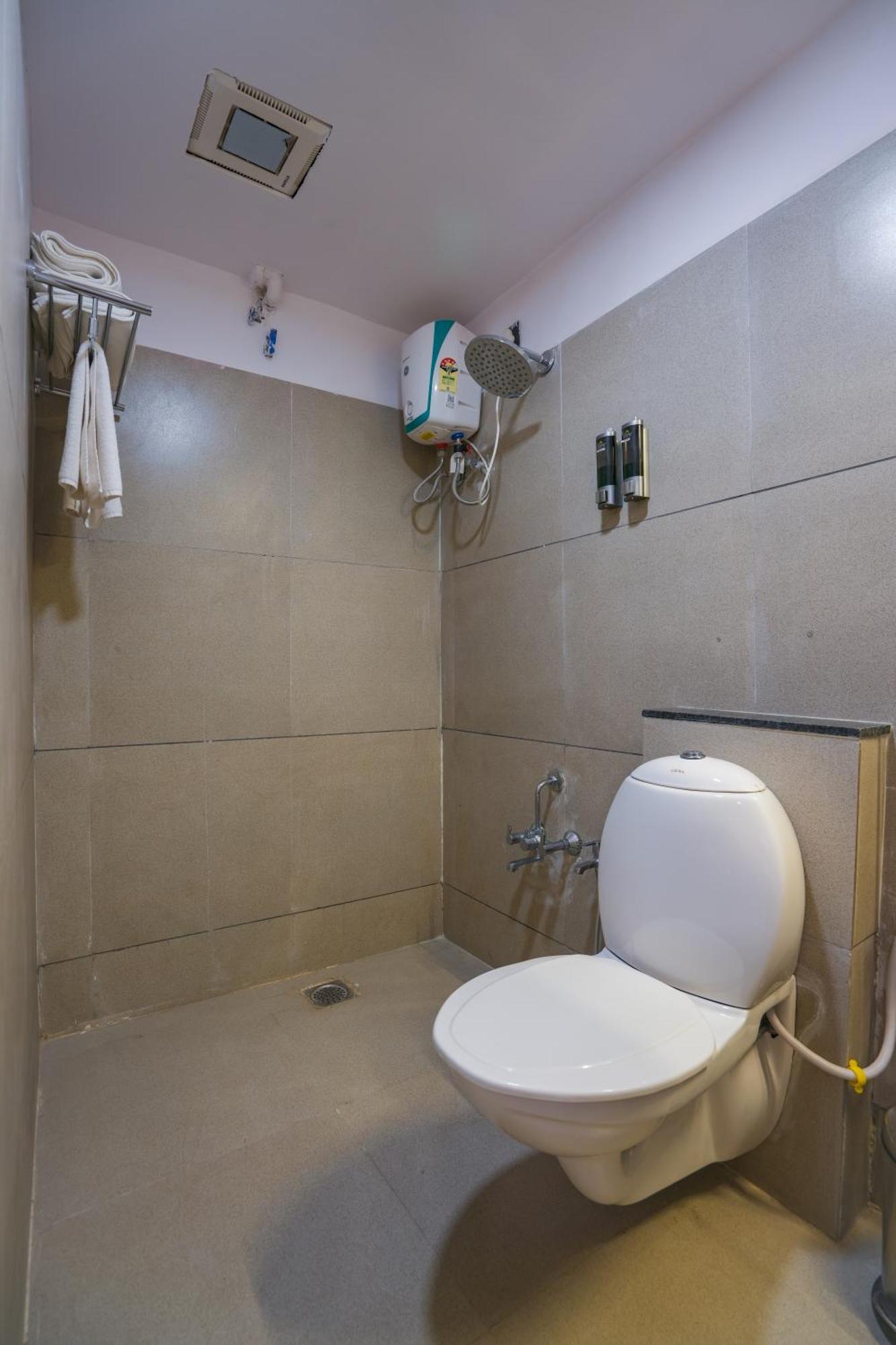 Hotel Downtown Gandhinagar Extérieur photo