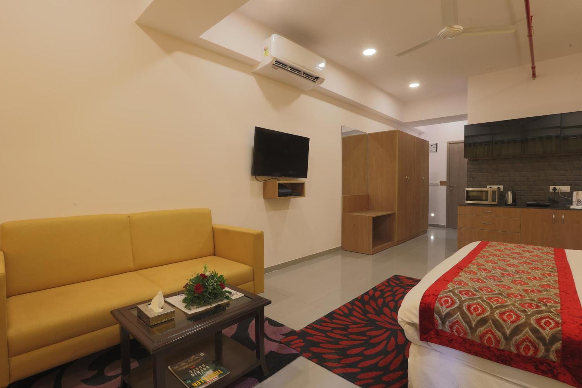 Hotel Downtown Gandhinagar Extérieur photo