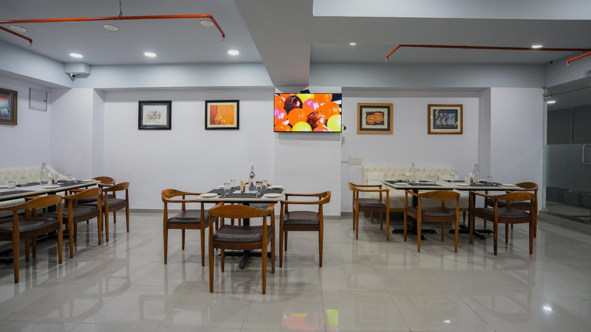 Hotel Downtown Gandhinagar Extérieur photo