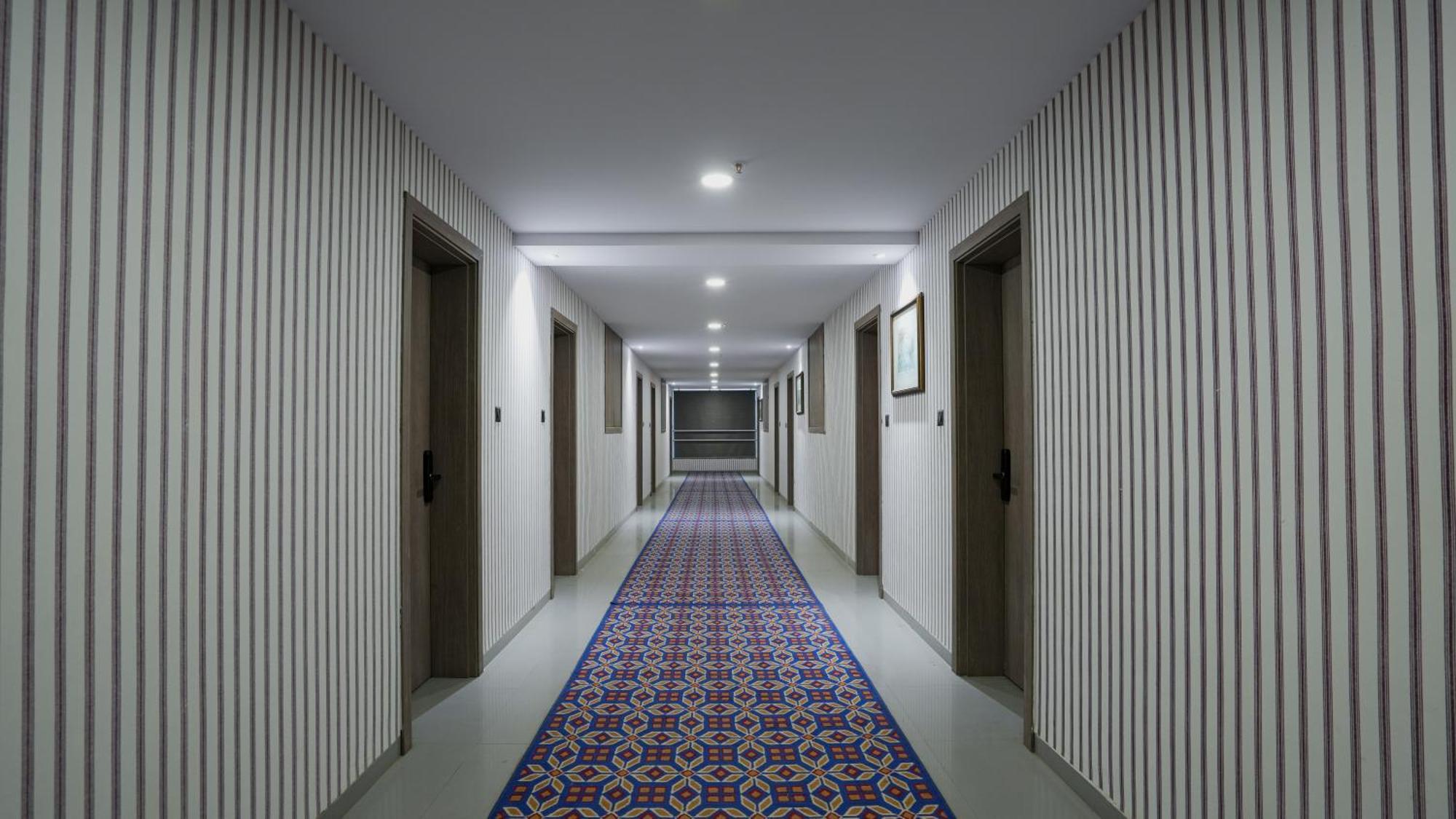 Hotel Downtown Gandhinagar Extérieur photo