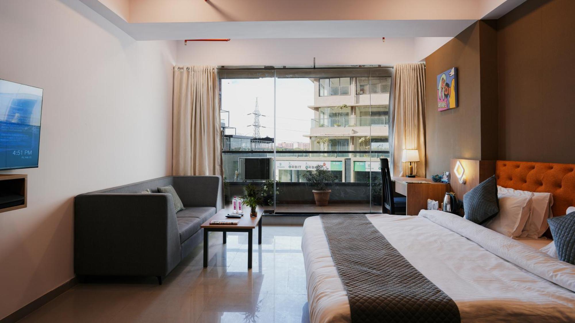Hotel Downtown Gandhinagar Extérieur photo