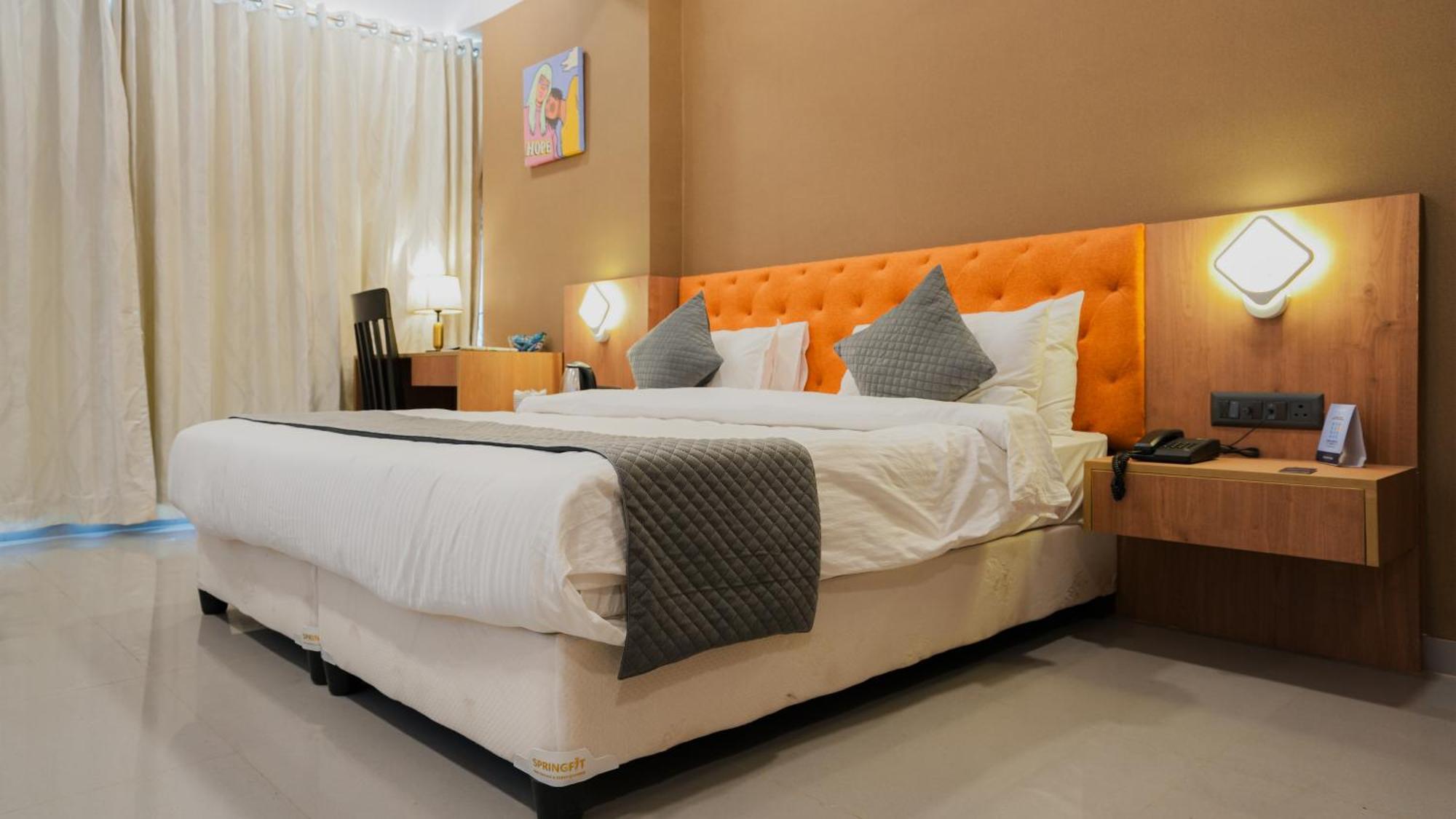 Hotel Downtown Gandhinagar Extérieur photo